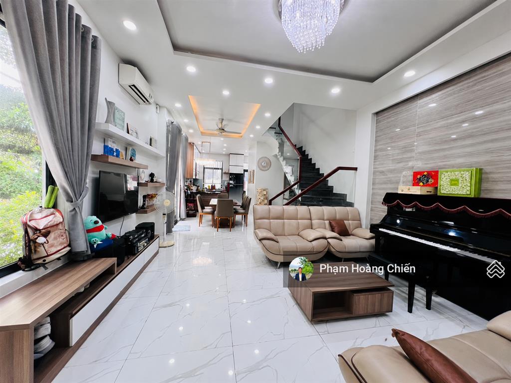 Cho thuê nhà phố góc ngang 7m, full nội thất cao cấp 4pn 5wc giá 35 triệu, có sân vườn thoáng mát