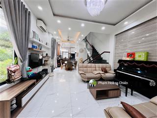 Cho thuê nhà phố góc ngang 7m, full nội thất cao cấp 4pn 5wc giá 35 triệu, có sân vườn thoáng mát