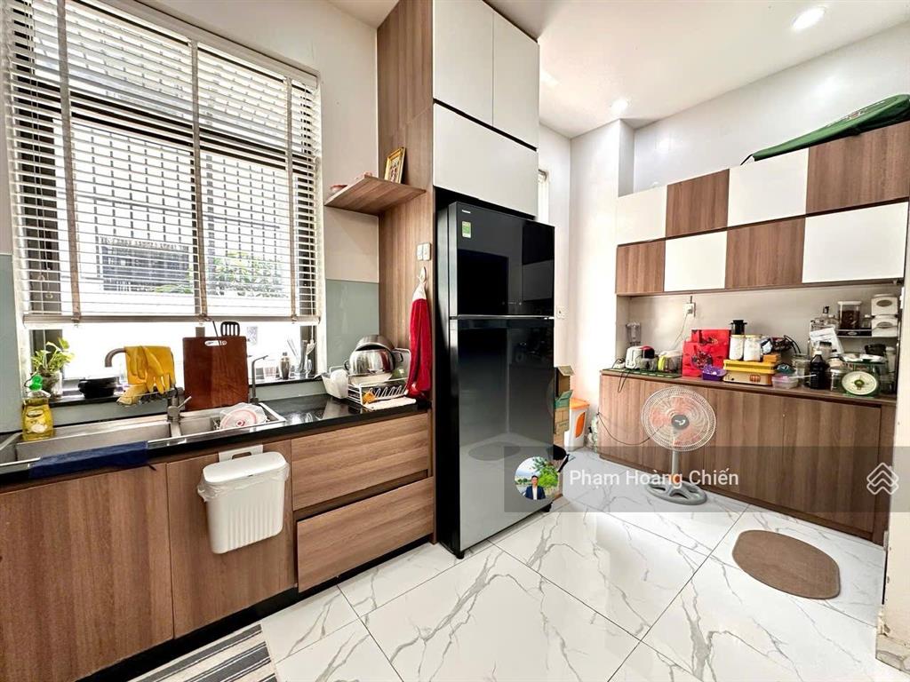 Cho thuê nhà phố góc ngang 7m, full nội thất cao cấp 4pn 5wc giá 35 triệu, có sân vườn thoáng mát