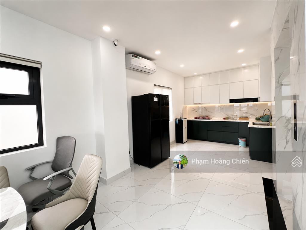 Cho thuê shophouse góc 7x20m song hành giá 50triệu, hoàn thiệnmáy lạnh, thang máy vào làm vp liền