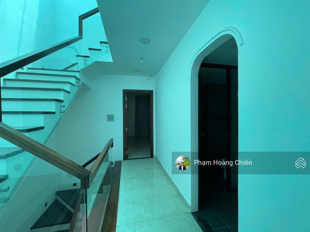 Mới cho thuê nhà phố lakeview city, dt 5x20m giá 30 triệu nhà hoàn thiện 4pn 5wc, gần hồ, công viên