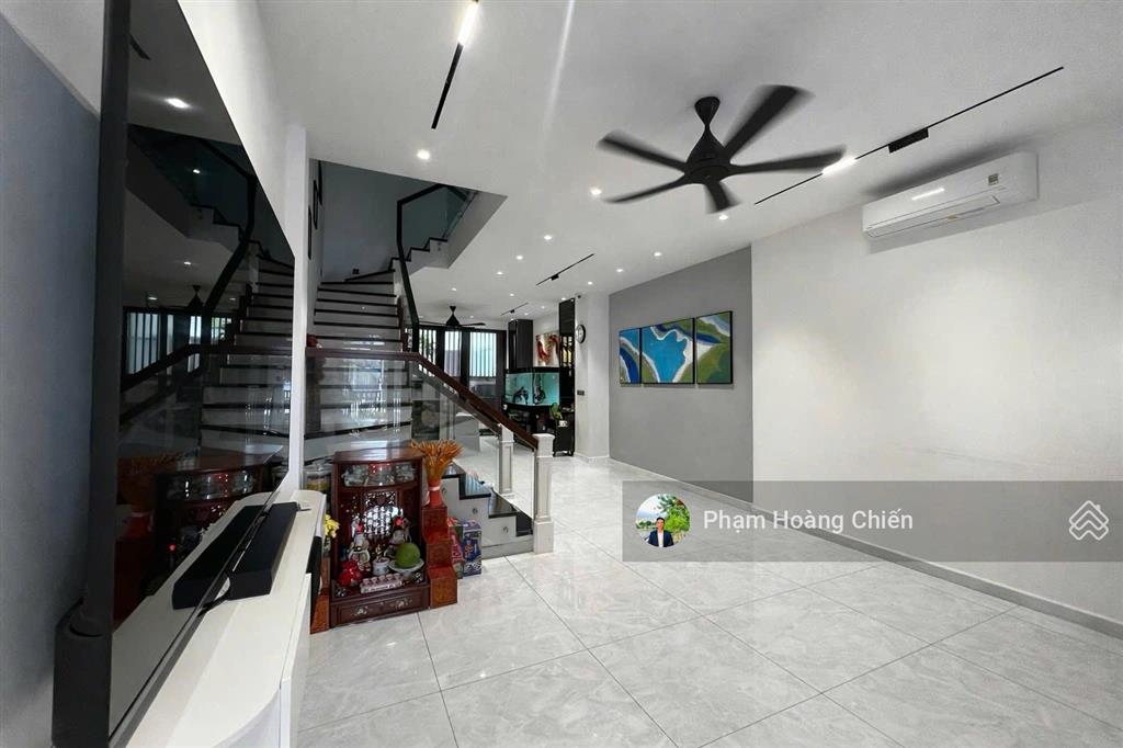 Mới cho thuê nhà phố lakeview city, dt 5x20m giá 30 triệu nhà hoàn thiện 4pn 5wc, gần hồ, công viên
