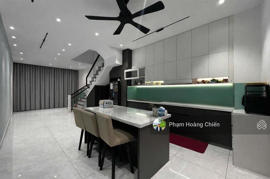 Mới cho thuê nhà phố lakeview city, dt 5x20m giá 30 triệu nhà hoàn thiện 4pn 5wc, gần hồ, công viên