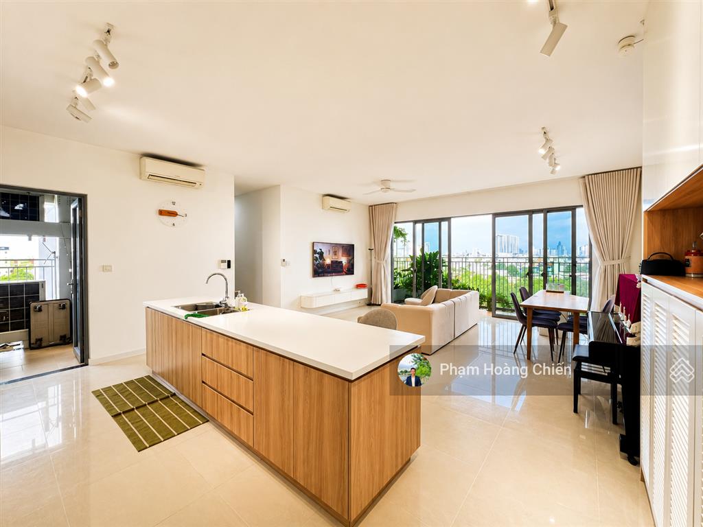 Cho thuê căn góc 3pn, full nội thất giá 28 triệu, palm heights, 121m² bancon siêu rộng view hồ bơi