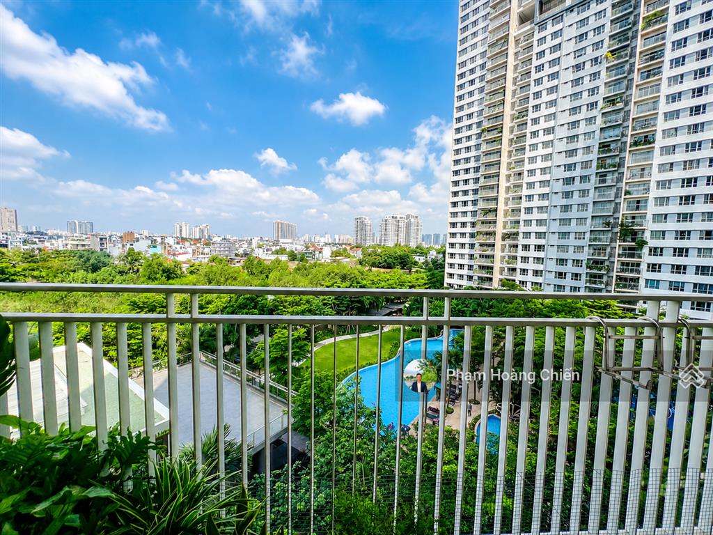 Cho thuê căn góc 3pn, full nội thất giá 28 triệu, palm heights, 121m² bancon siêu rộng view hồ bơi