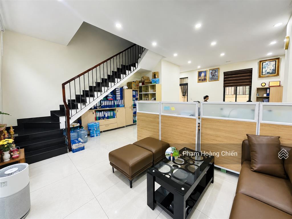 Mới cho thuê nhà phố đường 25m giá 28 triệu dt 6x16m nhà hoàn thiện cơ bản, phù hợp ở và làm vp