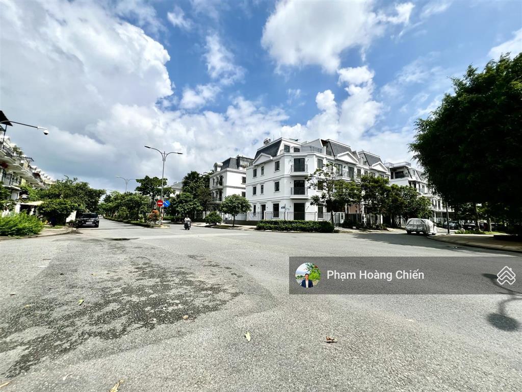 Hàng hót! nhà góc 2 mặt tiền, nở hậu, view hồ đường 25m 9x20m, nhà mới 100% chỉ 38 triệu/tháng