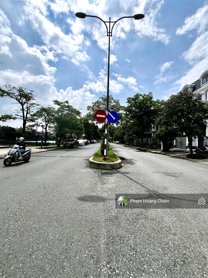 Hàng hót! nhà góc 2 mặt tiền, nở hậu, view hồ đường 25m 9x20m, nhà mới 100% chỉ 38 triệu/tháng
