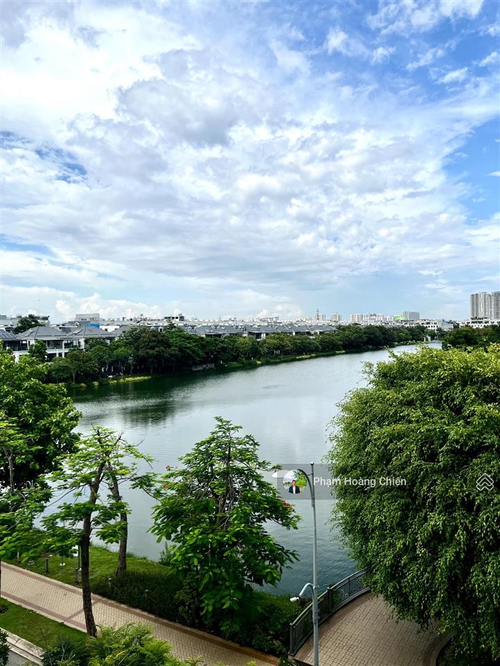 Hàng hót! nhà góc 2 mặt tiền, nở hậu, view hồ đường 25m 9x20m, nhà mới 100% chỉ 38 triệu/tháng