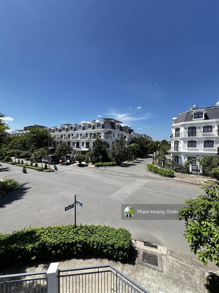 Hàng hót! nhà góc 2 mặt tiền, nở hậu, view hồ đường 25m 9x20m, nhà mới 100% chỉ 38 triệu/tháng