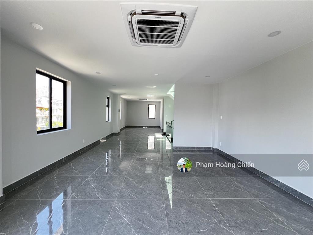 Hàng hót! nhà góc 2 mặt tiền, nở hậu, view hồ đường 25m 9x20m, nhà mới 100% chỉ 38 triệu/tháng