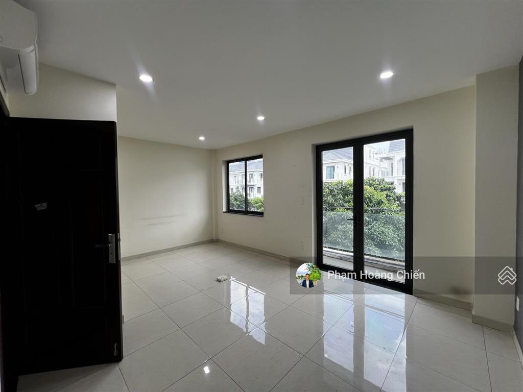 Mới cho thuê nhà phố đường 25m giá 28 triệu/th dt 6x16m nhà hoàn thiện cơ bản, phù hợp ở và làm vp