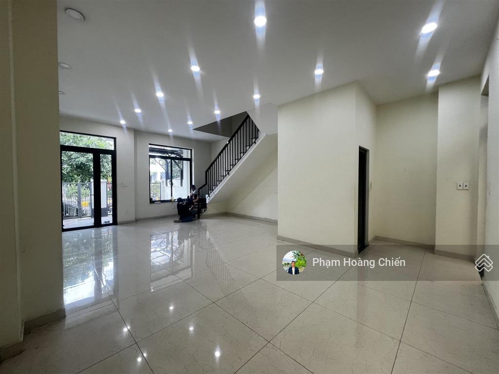 Mới cho thuê nhà phố đường 25m giá 28 triệu/th dt 6x16m nhà hoàn thiện cơ bản, phù hợp ở và làm vp