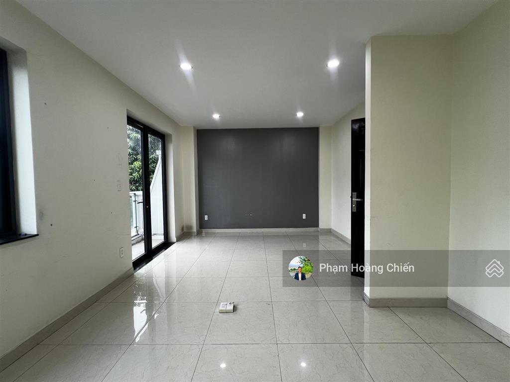 Mới cho thuê nhà phố đường 25m giá 28 triệu/th dt 6x16m nhà hoàn thiện cơ bản, phù hợp ở và làm vp