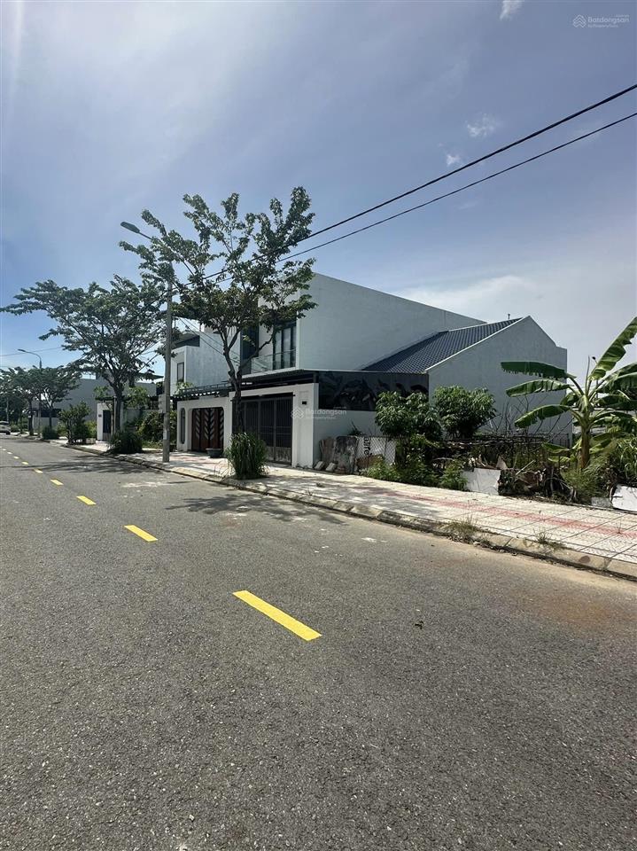 Bán gấp lô đất nam hoà xuân, 110m2, view sân banh, gần sông thoáng mát