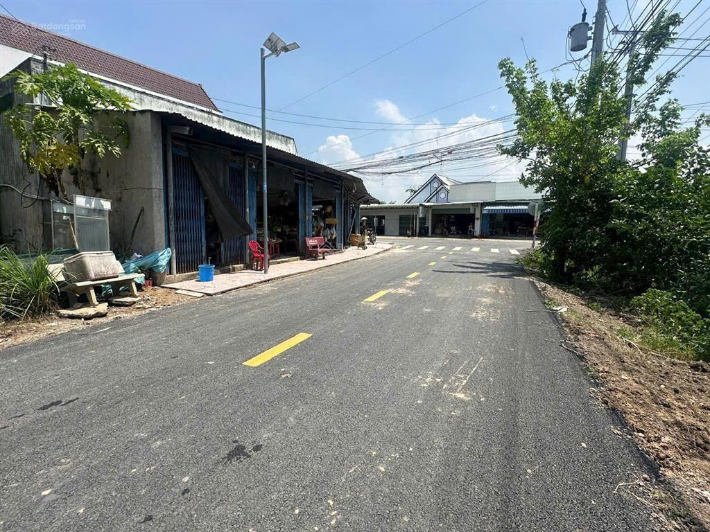 Lô góc 2 mặt tiền giá 890 triệu shr ngay trung tâm thị xã trảng bàng cách chợ, ủy ban, trường 500m