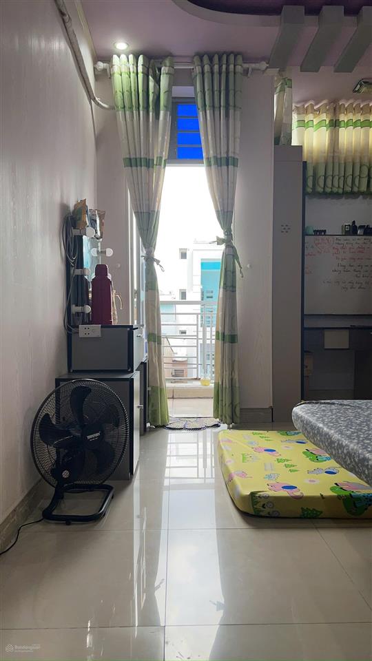 Nhà nguyên căn 1 trệt 3 lầu 4 pn , có thể làm thêm 2pn, giá thuê 22 tr/th nhà sẵn nội thất