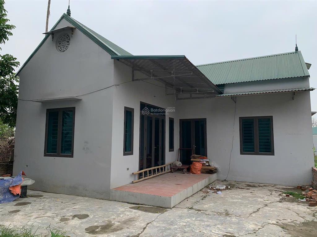 Sát kcn xã phú nghĩa chương mỹ chính chủ 226m2 mặt tiền 10m chia 2 lô, có sẵn nhà, giá chỉ 23tr/m2