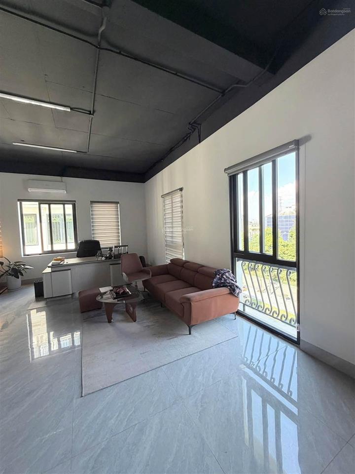 Cho thuê mặt sàn tầng 4  110m2 chỉ 12tr/tháng mặt đường 30m | louis city hoàng mai