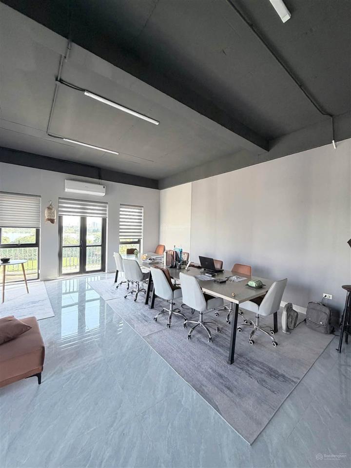 Cho thuê mặt sàn tầng 4  110m2 chỉ 12tr/tháng mặt đường 30m | louis city hoàng mai