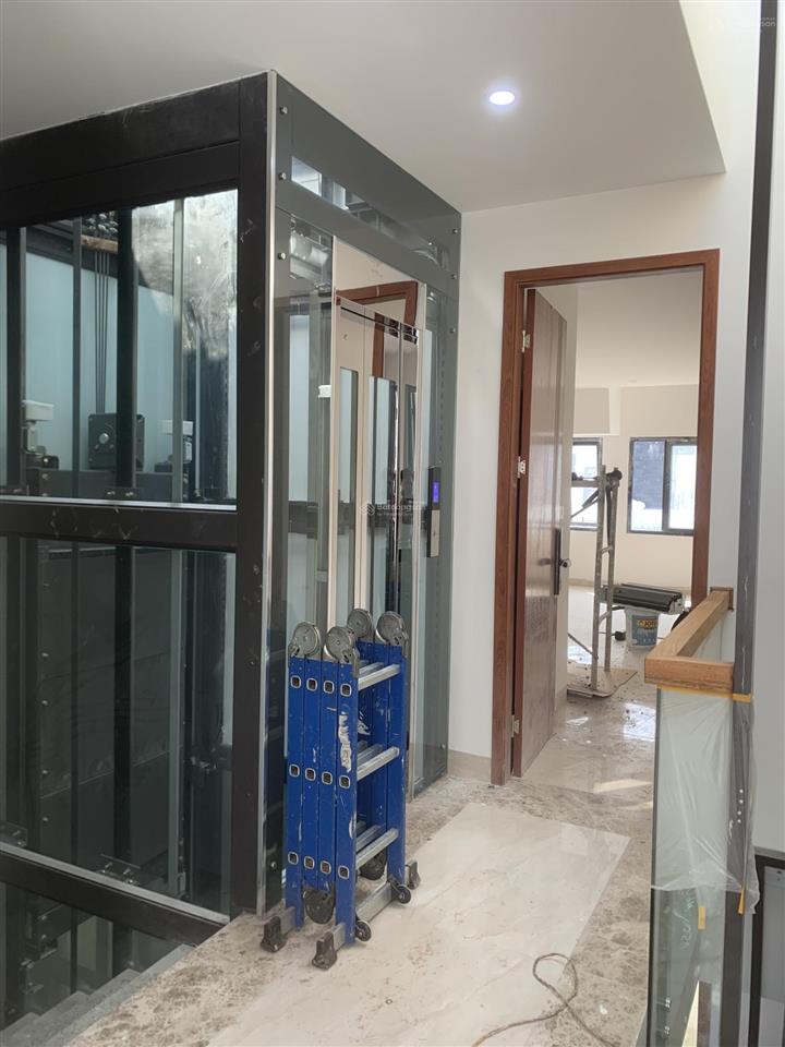 Cho thuê căn liền kề hoàn thiện cơ bản 5 tầng có thang máy tại đường 22m dự án louis city hoàng mai