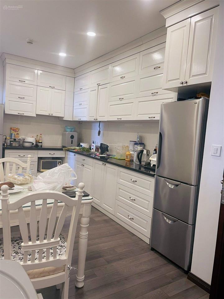 Gia đình thiện chí bán căn 3pn 117m² view sông hồng cực đẹp tại chung cư hoà bình green city