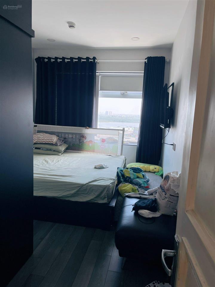 Gia đình thiện chí bán căn 3pn 117m² view sông hồng cực đẹp tại chung cư hoà bình green city