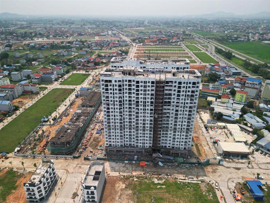 Chính chủ gửi bán lô do5.17 áp góc 137,5m2 đường 20,5m2 trực diện chung cư yên bình, giá 3,6 tỷ