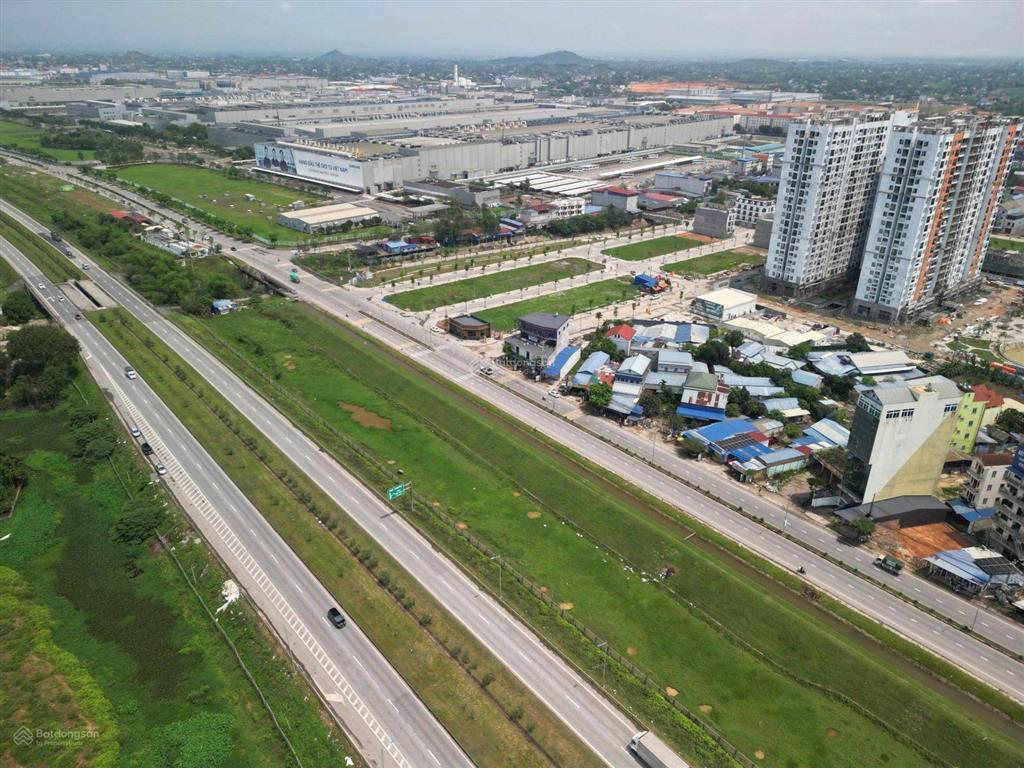 Chính chủ gửi bán lô do5.17 áp góc 137,5m2 đường 20,5m2 trực diện chung cư yên bình, giá 3,6 tỷ