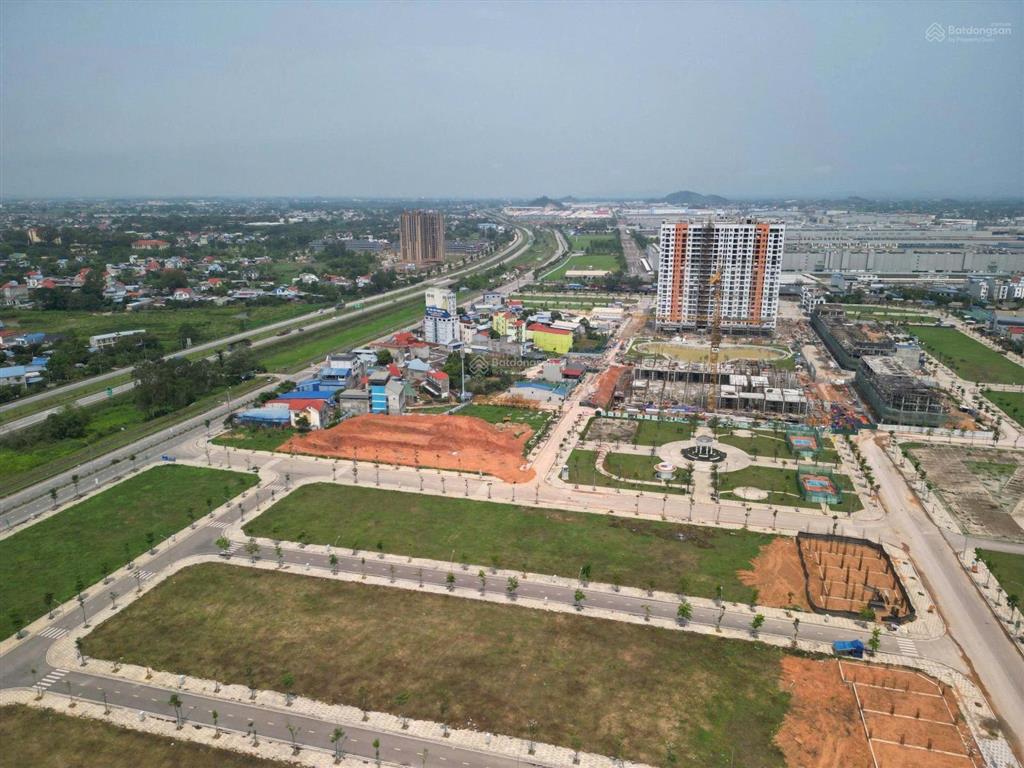 Chính chủ gửi bán lô do5.17 áp góc 137,5m2 đường 20,5m2 trực diện chung cư yên bình, giá 3,6 tỷ