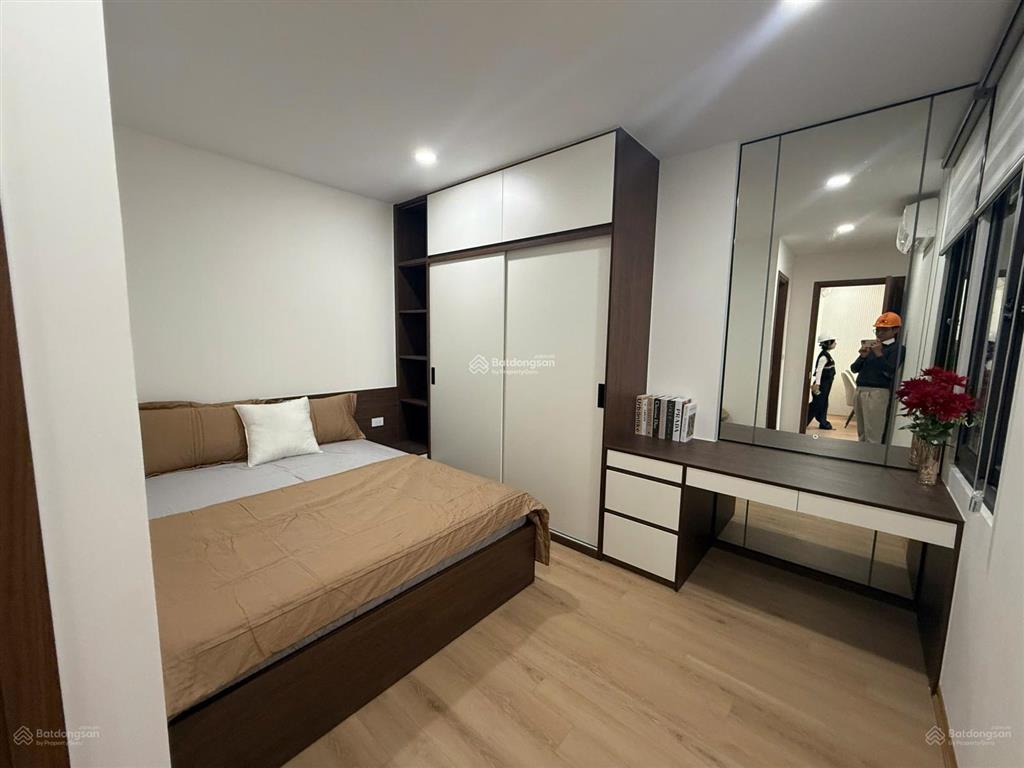 Chính chủ bán căn 1225 view hồ yên bình complex dt 61,6m2, 2pn 2vs đã có full nội thất sắp bàn giao