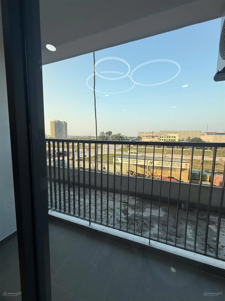 Chính chủ bán căn 1225 view hồ yên bình complex dt 61,6m2, 2pn 2vs đã có full nội thất sắp bàn giao