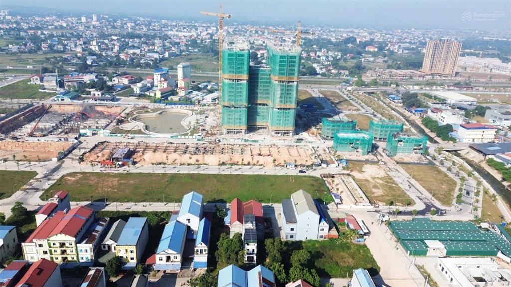 Chính chủ bán do5.18 lô góc 129,5m2 mt 21,5m đường 20,5m trực diện chung cư yên bình giá 4,2 tỷ