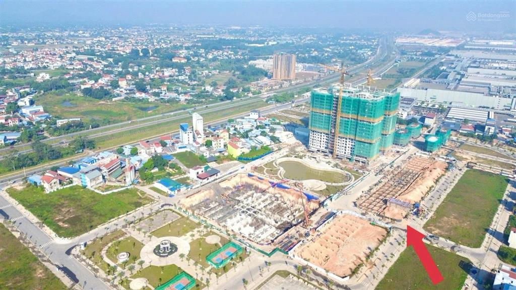 ( cắt lỗ )chính chủ bán do7b.23 lô góc 135m2 mt 24,3m ngã 4 giữa 2 chung cư yên bình giá 3,6 tỷ