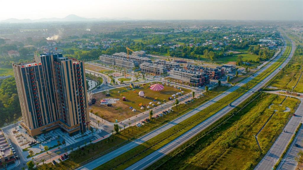 Chính chủ bán lô shophouse ngoại giao ho.01 dt 142,7m2 homie city cổng chính, trục chính kinh doanh