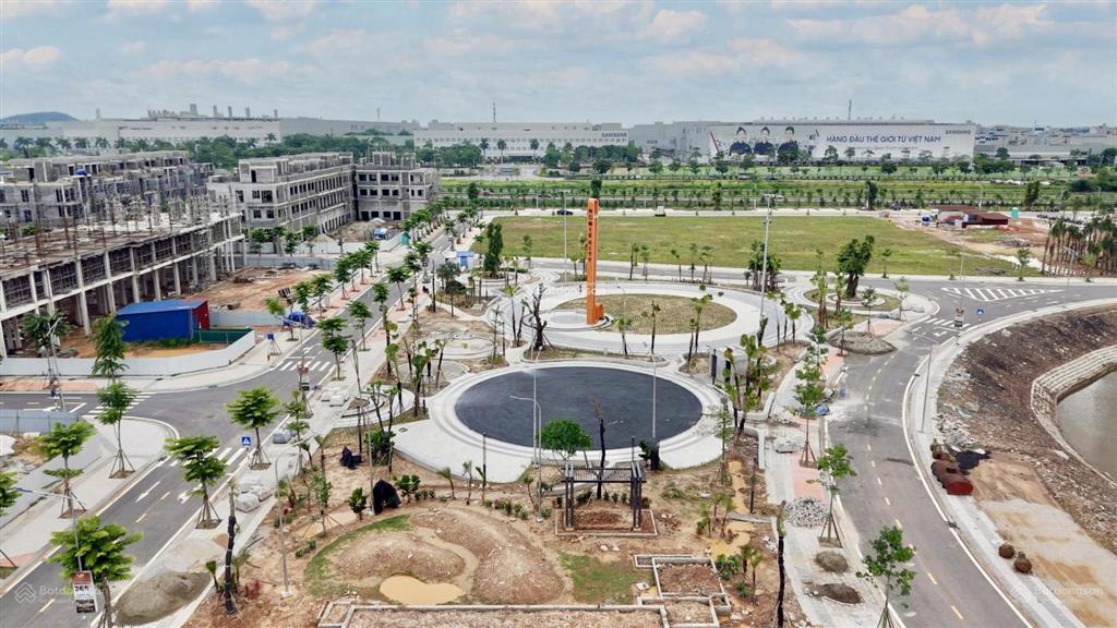 Chính chủ bán hy08 đối diện trung tâm thương mại và chung cư homie city giá 1.9 tỷ