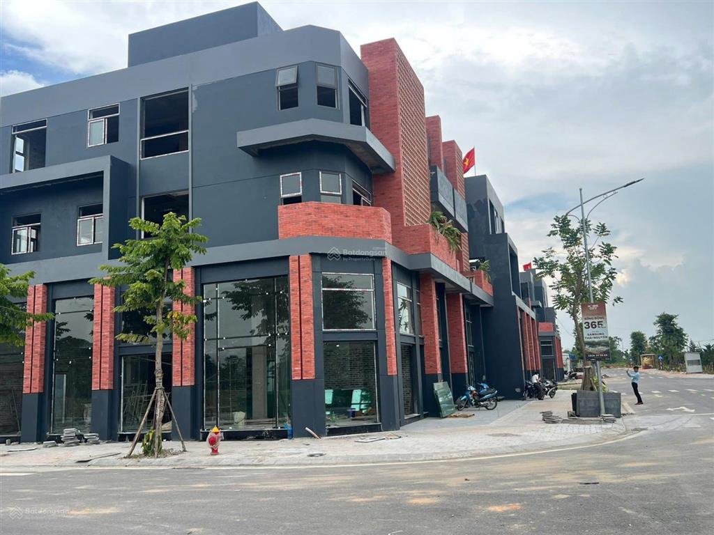 Chính chủ bán hy08 đối diện trung tâm thương mại và chung cư homie city giá 1.9 tỷ