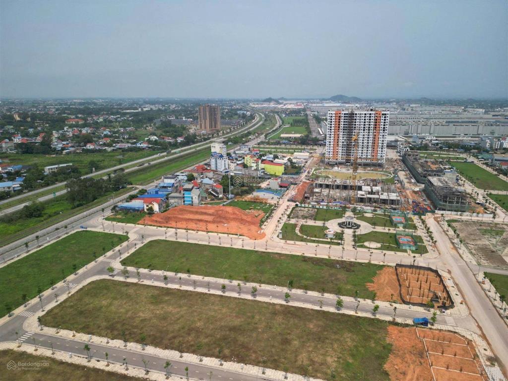 Chính chủ bán do7b.23 lô góc 135m2 mt 24,3m ngã 4 giữa 2 chung cư yên bình 1400 căn giá 3,6 tỷ