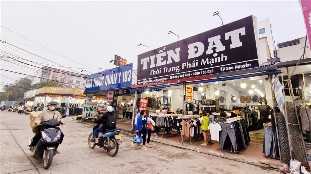 Bán lô góc 137m2 có 4 kiot đang cho thuê 70tr/tháng duy nhất chợ sam sung  phổ yên