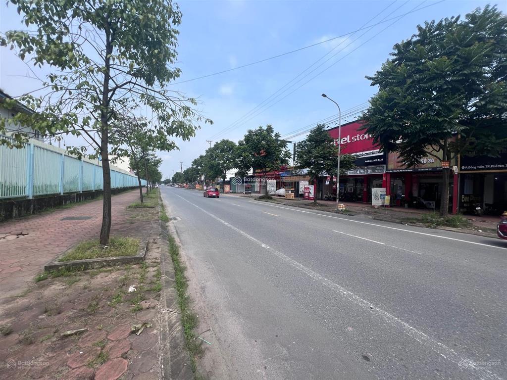 Bán lô góc 137m2 có 4 kiot đang cho thuê 70tr/tháng duy nhất chợ sam sung  phổ yên