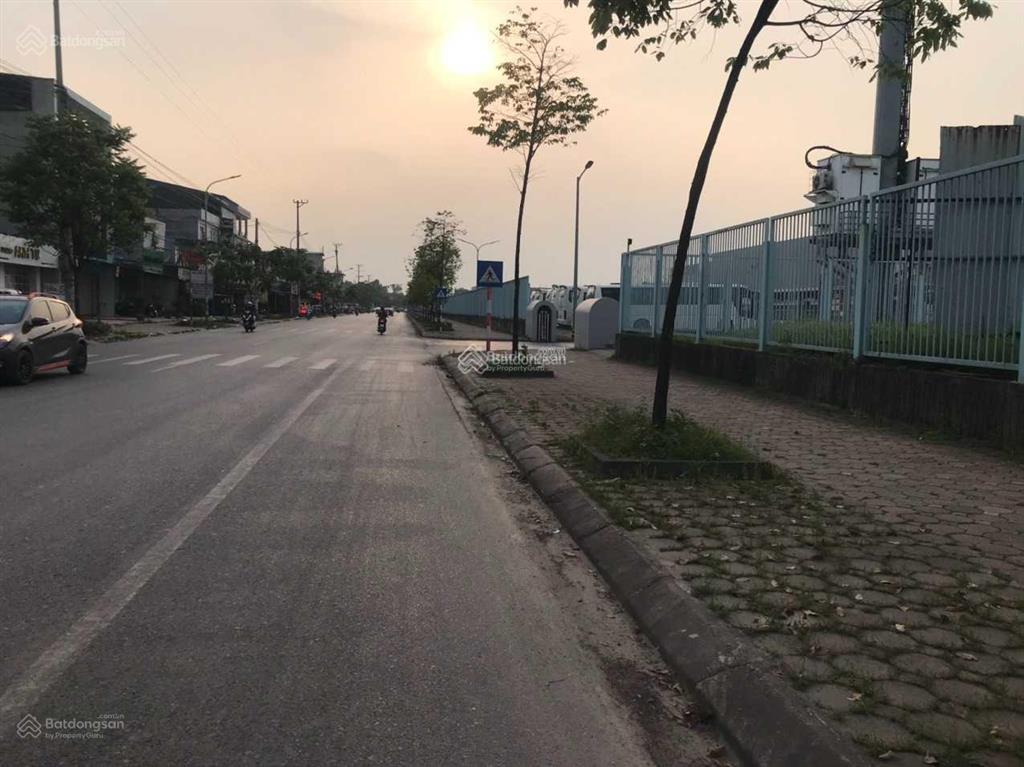 Bán lô góc 137m2 có 4 kiot đang cho thuê 70tr/tháng duy nhất chợ sam sung  phổ yên