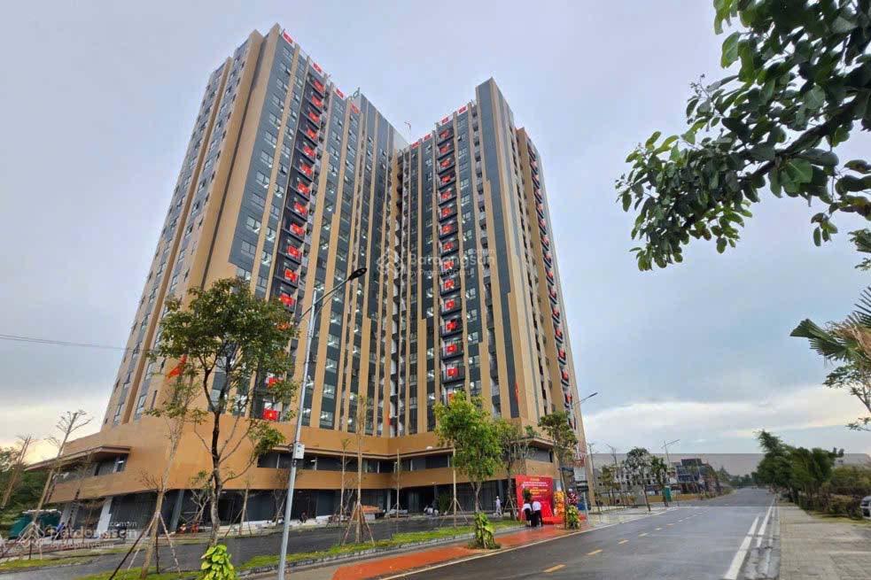 (cắt lỗ) chính chủ bán 200m mt 10m đối diện công viên, trung tâm thương mại và chung cư homie city
