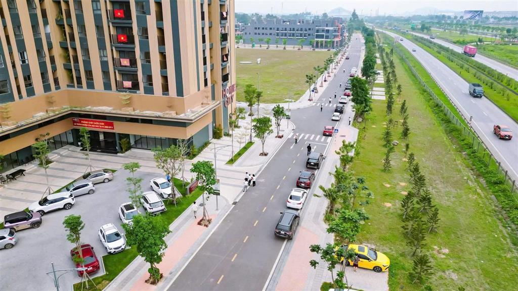 (cắt lỗ) chính chủ bán 200m mt 10m đối diện công viên, trung tâm thương mại và chung cư homie city
