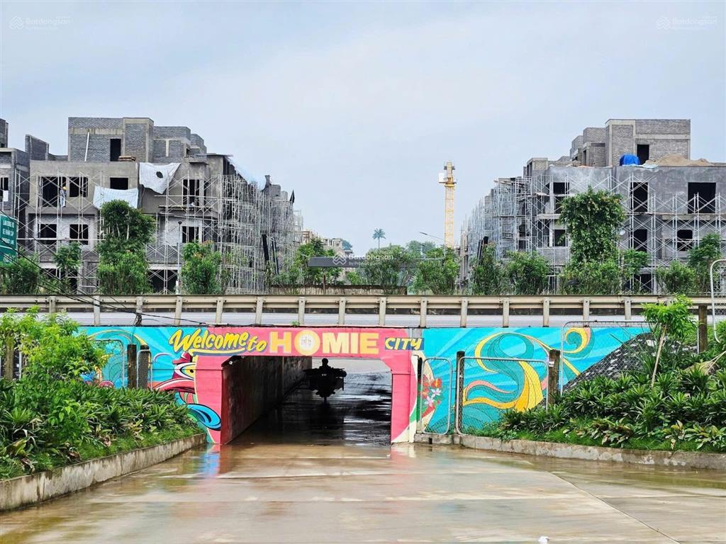 Cắt lỗ chính chủ bán 200m2 mt 10m đối diện công viên, trung tâm thương mại và chung cư homie city