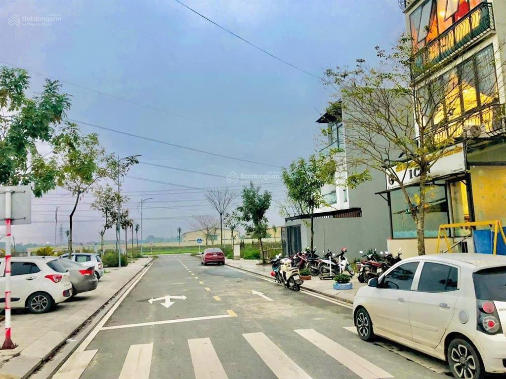 Chính chủ bán 100m2 trục chính cổng đường 20m hướng nam vinaconex 3 phổ yên sẵn sổ giá rẻ 1,9 tỷ