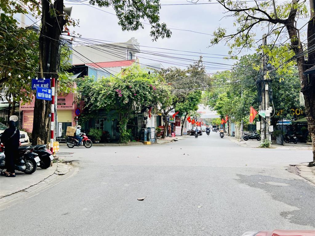 Bán lô đôi dt 211,6m2 mặt đường nguyễn văn hới vị trí đẹp. lô 2 mặt thoáng