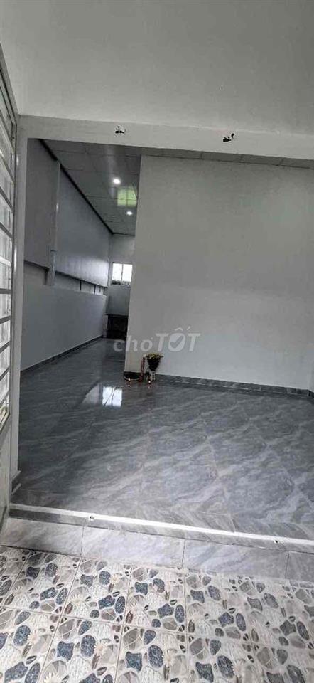 nhà mới, hẻm nhỏ TA08 , cách lê thị Riêng 300m