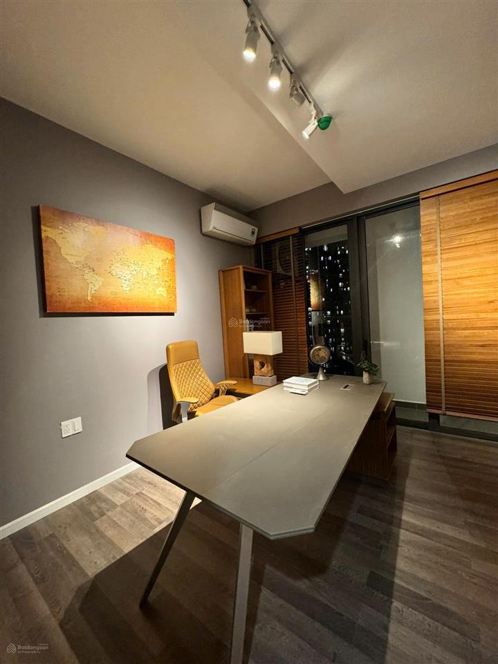 Căn góc tầng cao 3pn đều có view mảng xanh. ascent lakeside