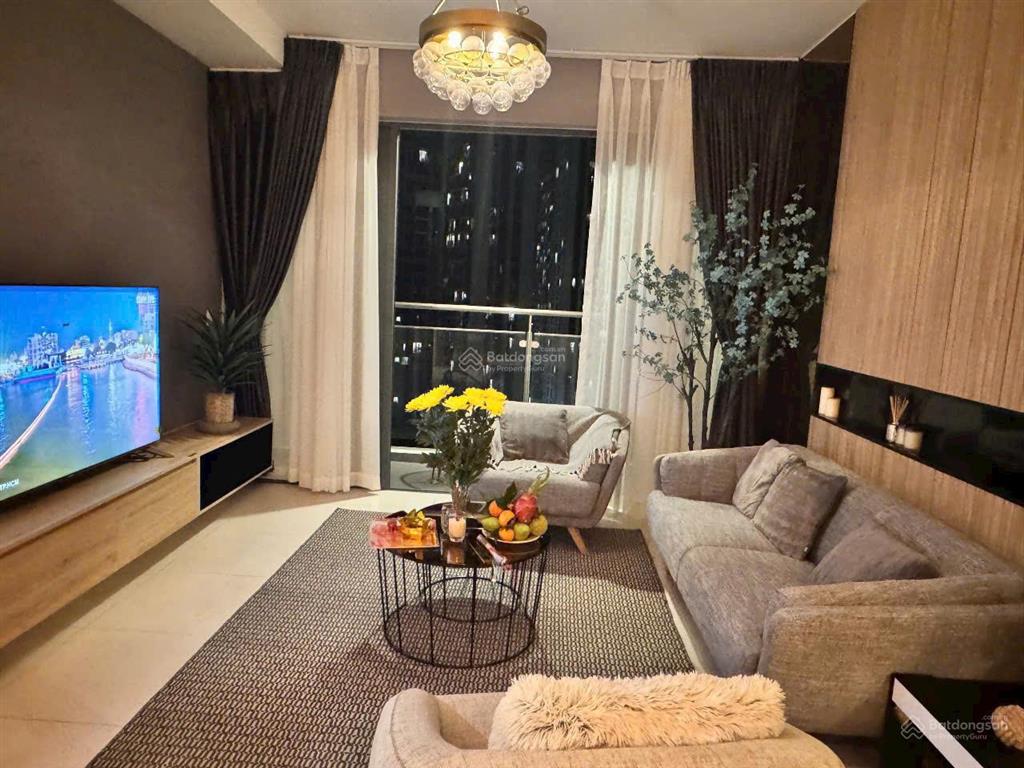 Căn góc tầng cao 3pn đều có view mảng xanh. ascent lakeside