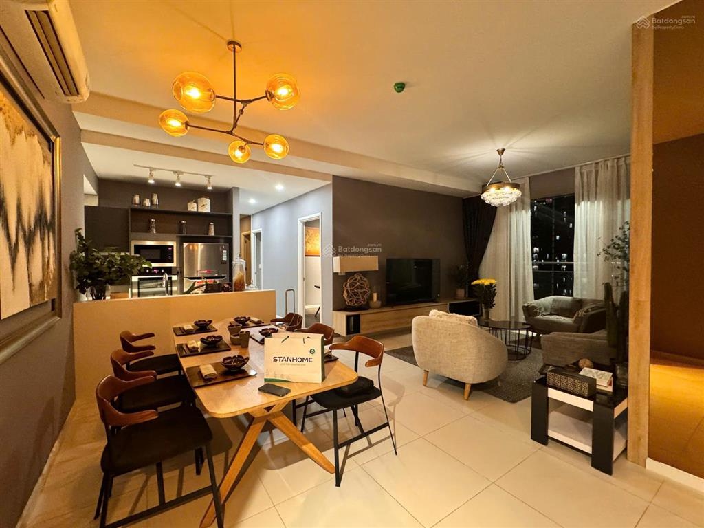 Căn góc tầng cao 3pn đều có view mảng xanh. ascent lakeside